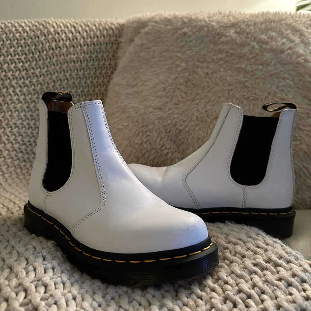 White Dr. Martens Chelsea style Women’s size 6